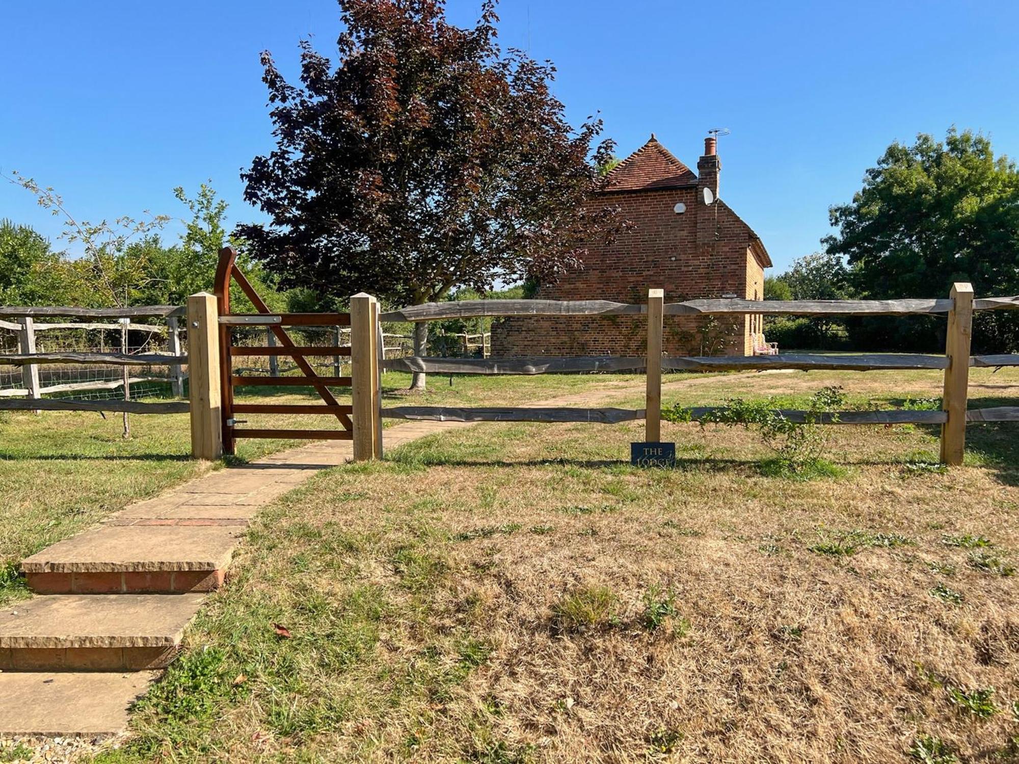 The Lodge Thakeham Exterior photo